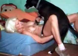 Sexy blonde wants to bang this cur